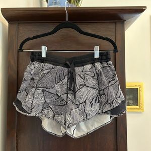 Lululemon Hotty Hot Shorts